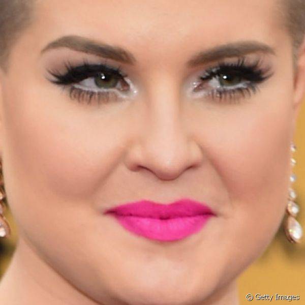 No Screen Actors Guild Awards 2015, o batom rosa vibrante dividiu as aten??es com os olhos iluminados